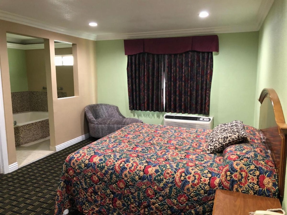 American Inn & Suites LAX Airport